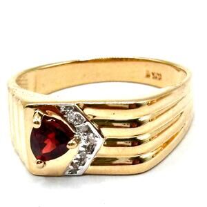 10K Yellow Gold Mens Ring with Diamond chips / Garnet Size 11